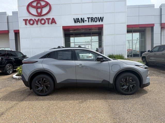 2026 Toyota C-HR SE in Cement — front three-quarter view